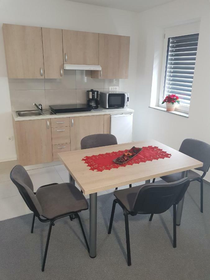 Apartmaji Jankovic Логатец Экстерьер фото