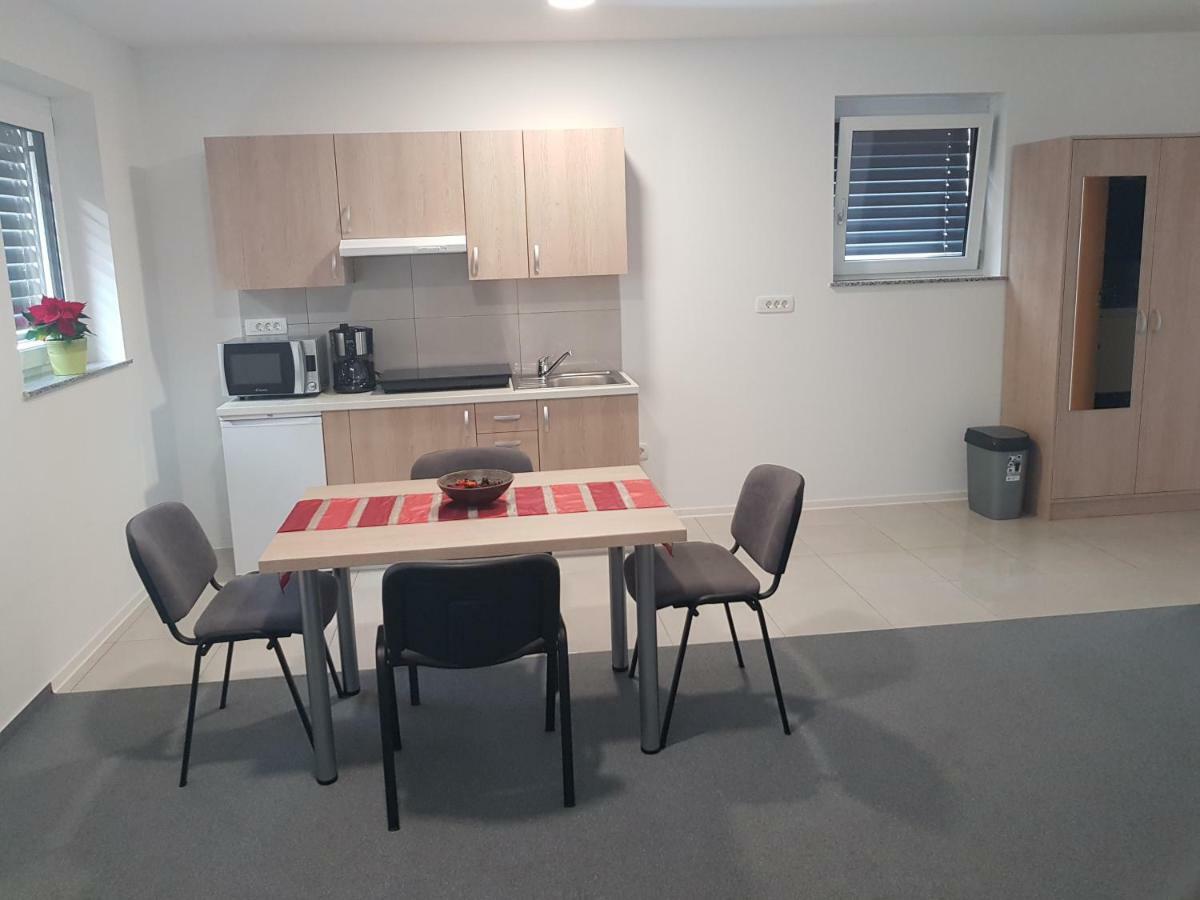 Apartmaji Jankovic Логатец Экстерьер фото
